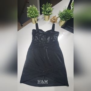 H&M Jolie petite robe noire scintillante